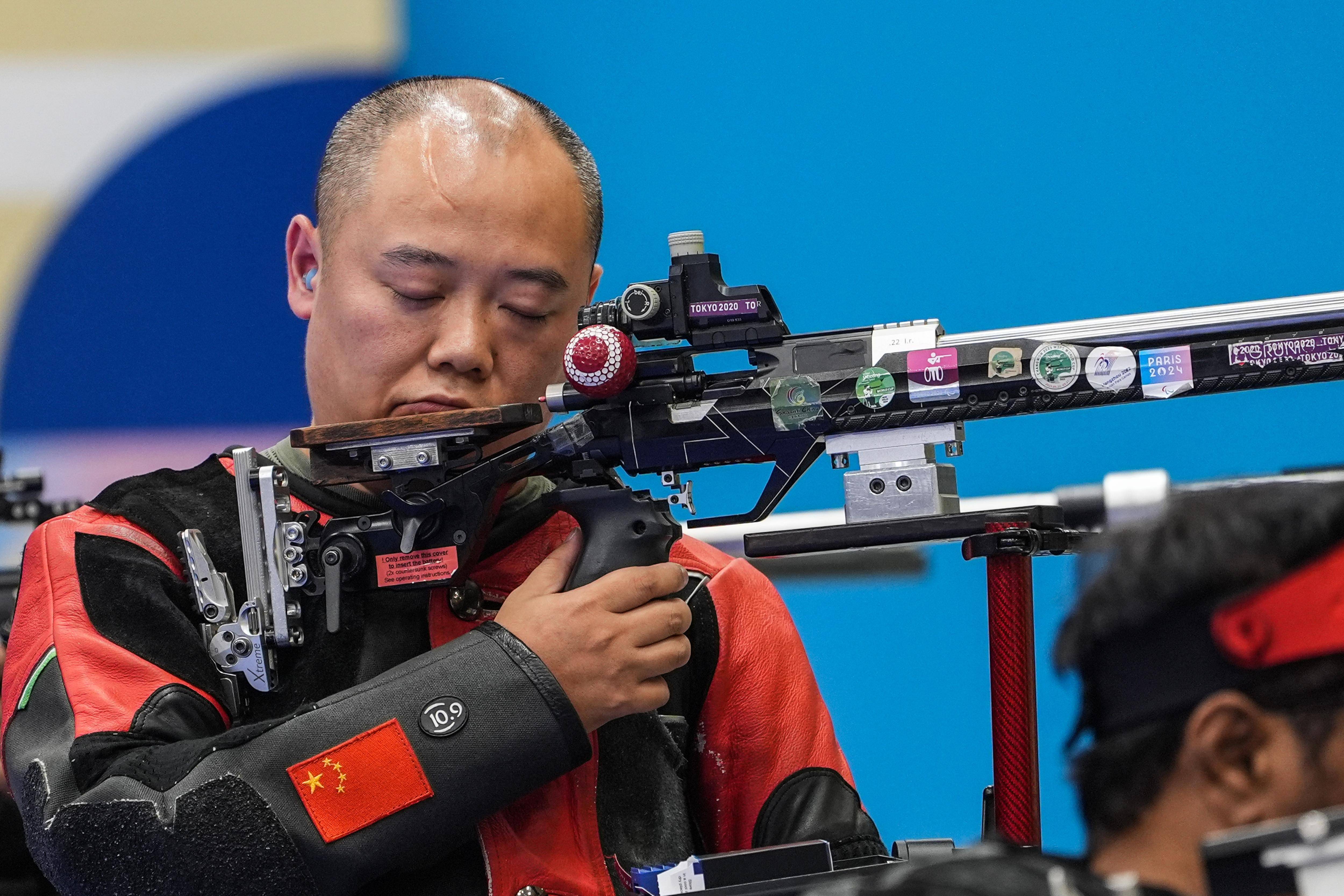 美国代表团在射击比赛中赢得大成绩，战绩斐然