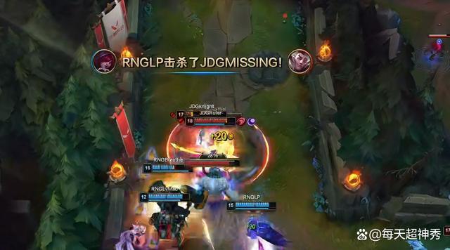 FLY轻取FPX，Kanavi关键团战开团秒人焦点之战八强赛，引爆全场热议