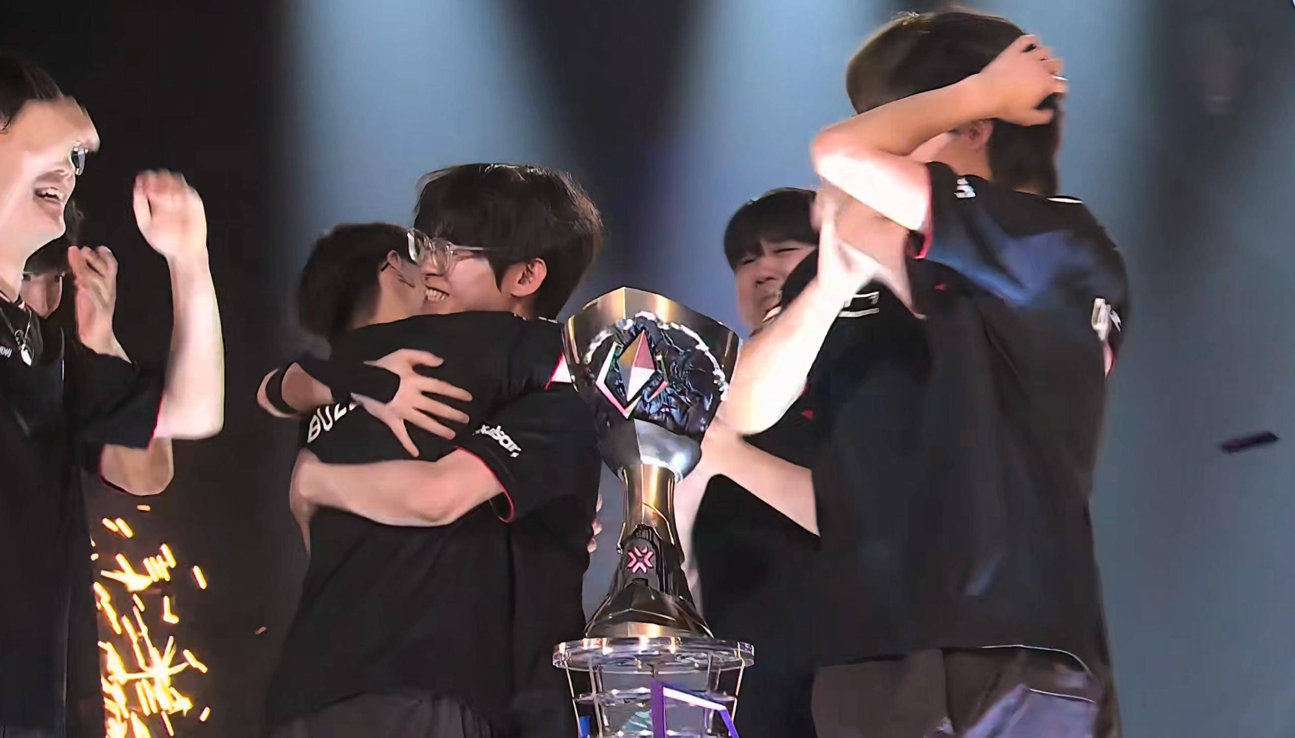 WBG力克EDG，Kanavi单局斩获MVP峡谷大战小组赛，成为赛场最大亮点