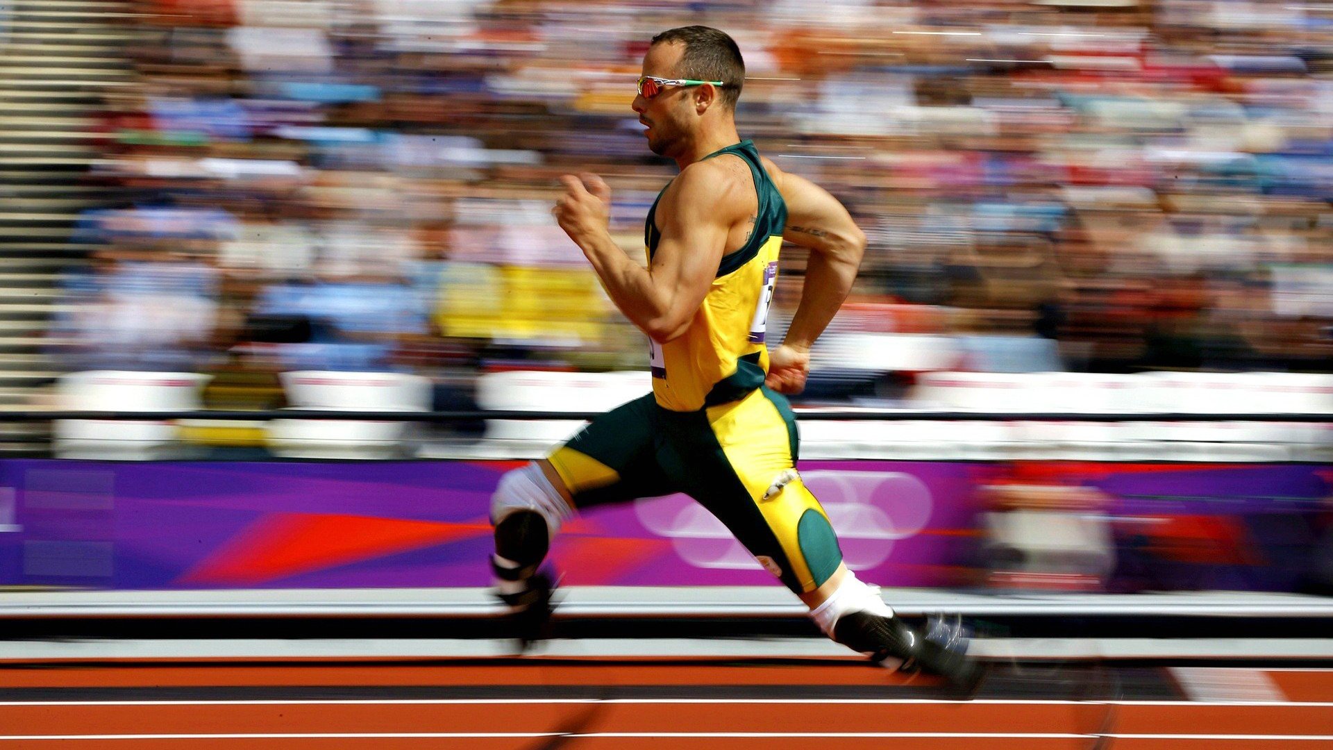 从F1巴林轰鸣到绿茵爆冷，当极限竞技打破所有预期